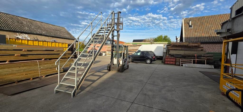 Gegalvaniseerde Steektrap met Armleuningen | 330 cm Hoogte, Gebruikt, Trap, Info@woodfarm.nl, 4251NT