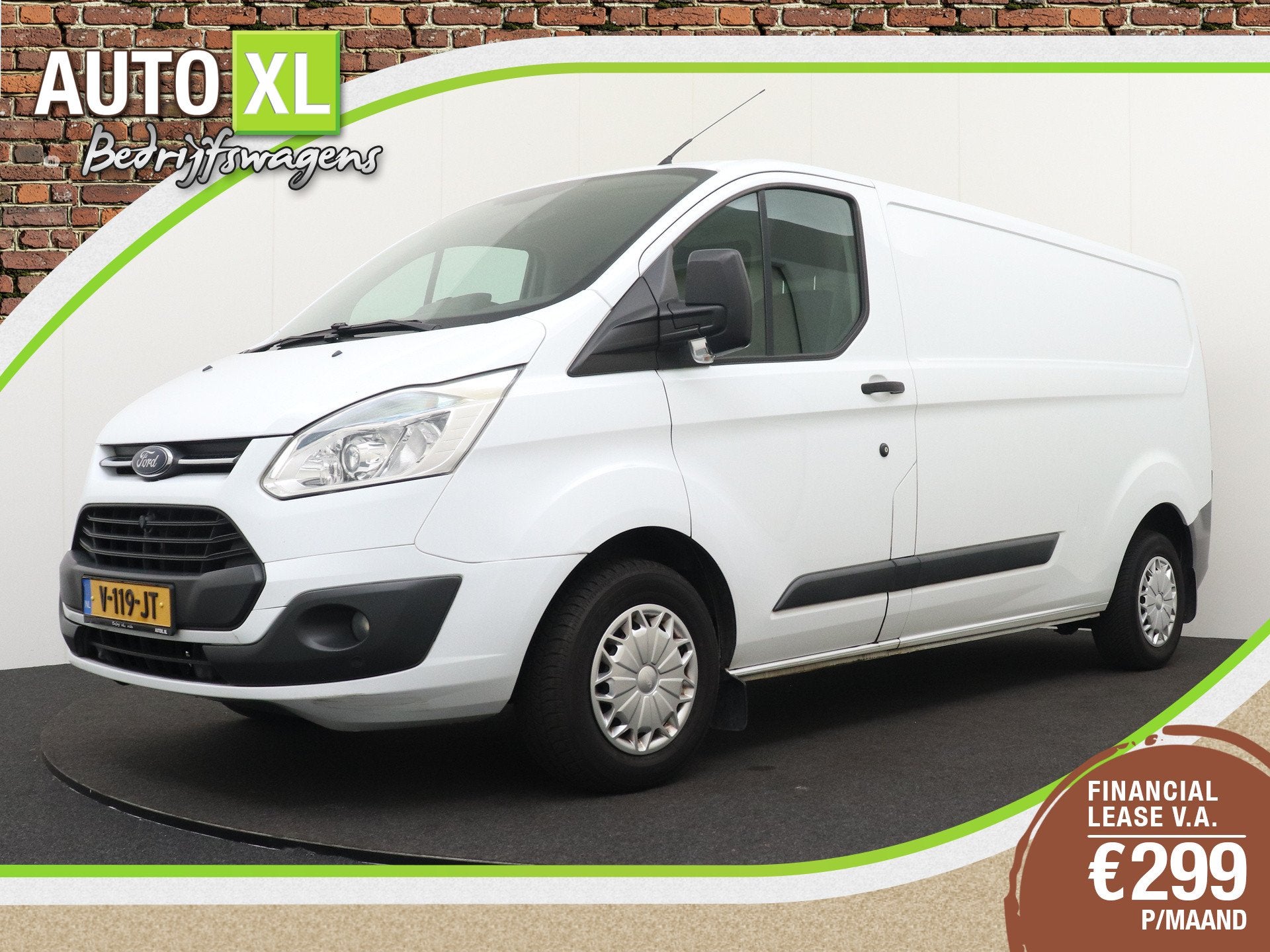 Ford Transit Custom 290 2.2 TDCI L2H1 Ambiente Trekhaak Hout, Voorwielaandrijving, Euro 5, Gebruikt, Zwart