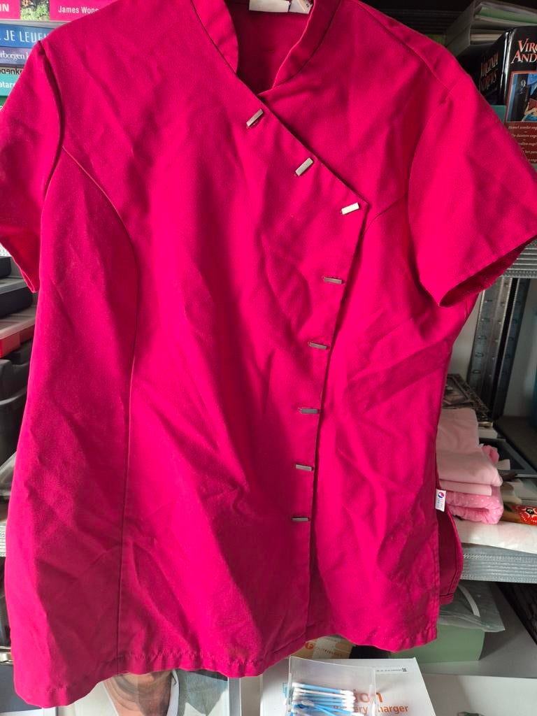 Fuchsia roze zorgjasje voor schoonheidsspec. of pedicure, Kleding | Dames, Nieuw, Onbekend, Korte mouw, Roze