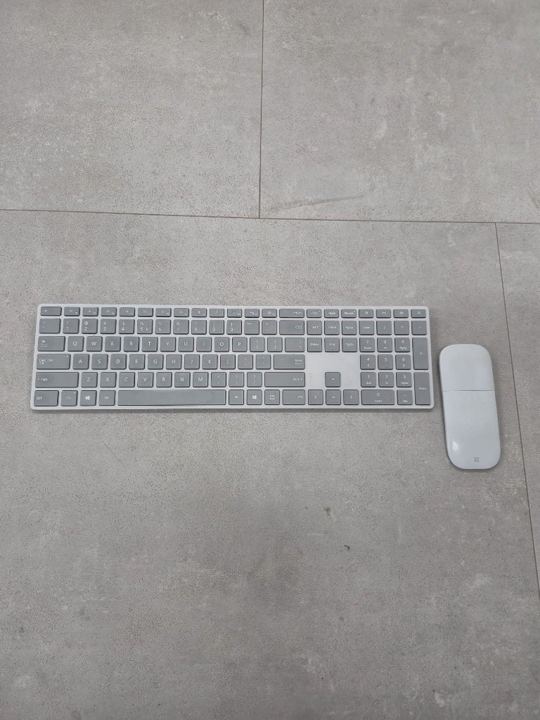 Microsoft Surface Wireless Keyboard & Mouse Set, Computers en Software, Ophalen of Verzenden, Gebruikt