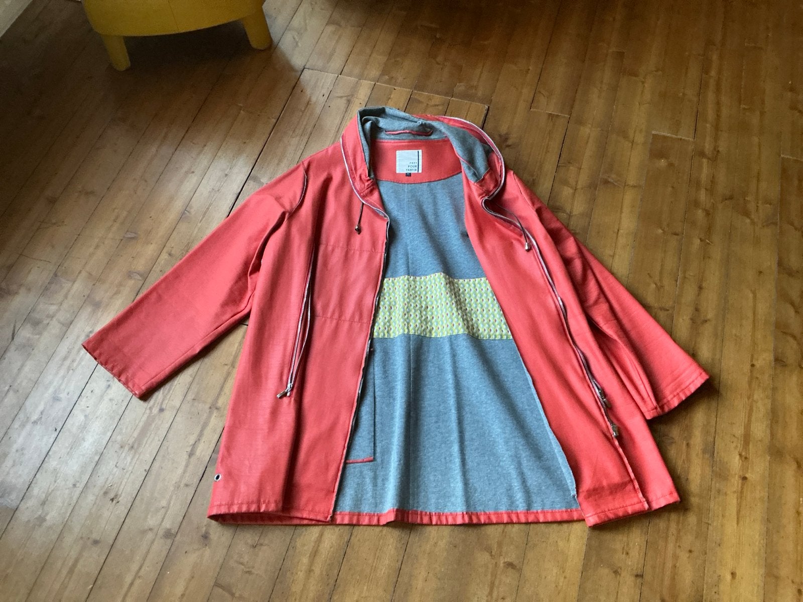 Spectaculaire jas, oranje, rubberlook, maat 42, Verzenden, Gedragen, Maat 42/44 (L), Oranje