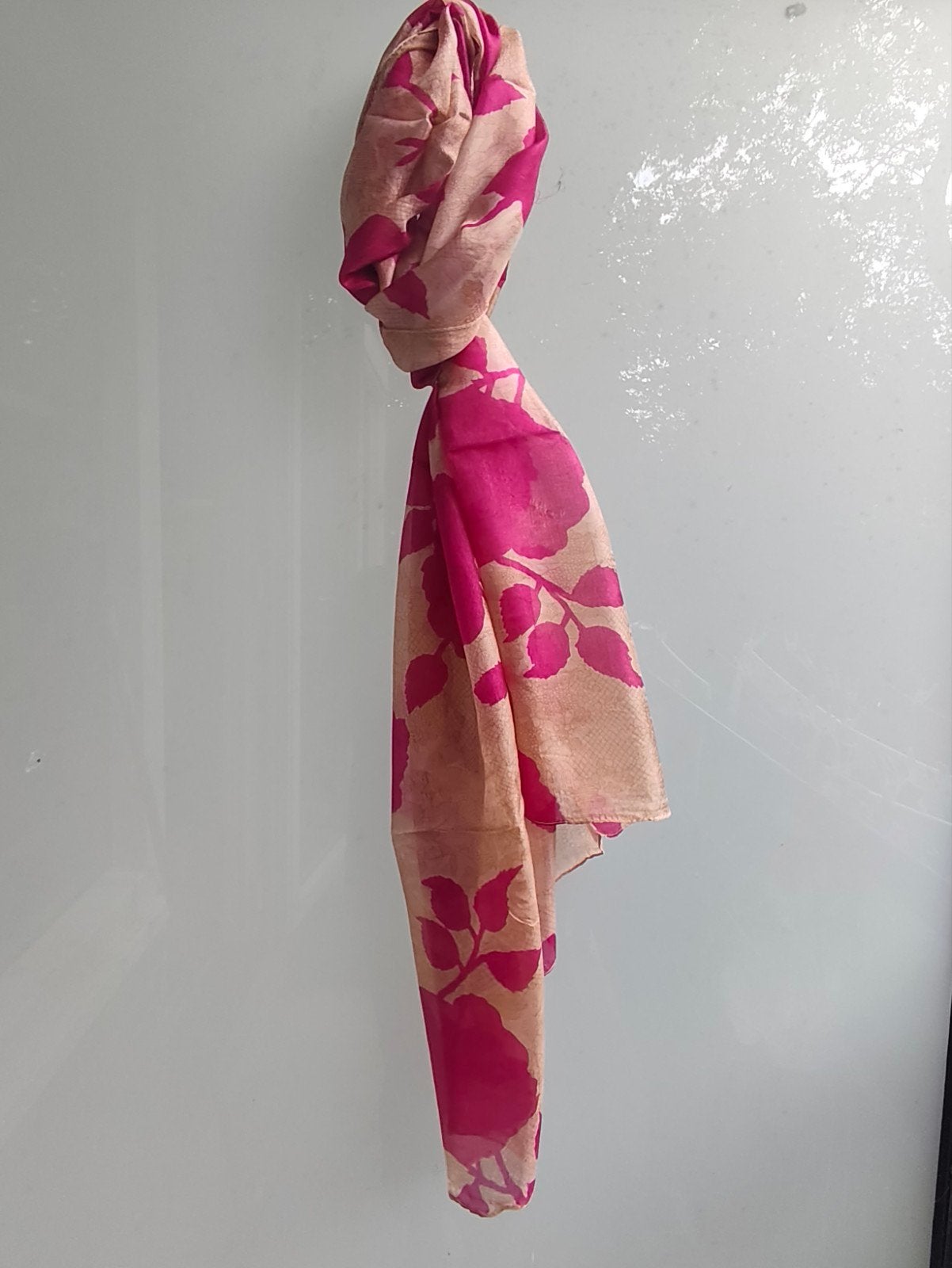 Silk Route zijden sjaal, fuchsia/goud/beige, 50x200 cm, Nieuw, Ophalen of Verzenden, Sjaal, Maat 42/44 (L)