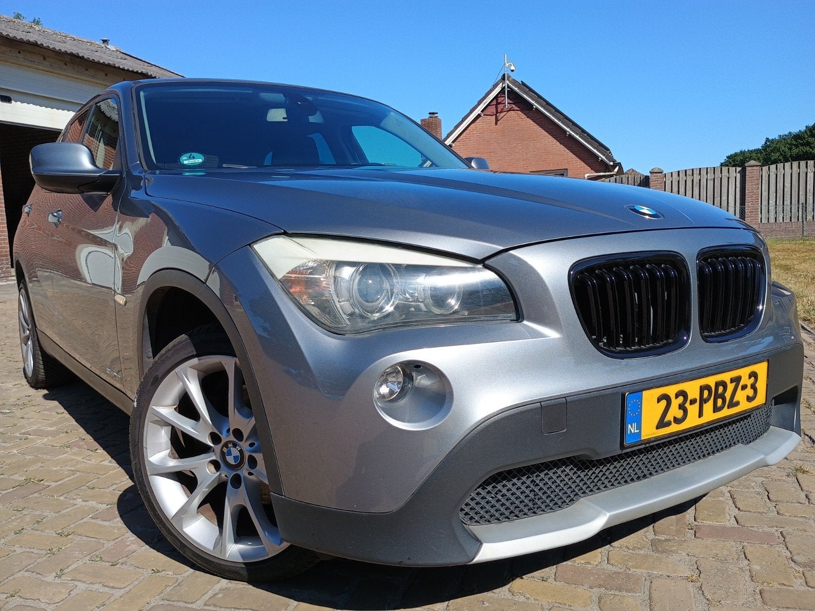 BMW X1 2.0 Sdrive 18I trekhaak xenon, X1, 1995 cc, Zwart, 4 cilinders
