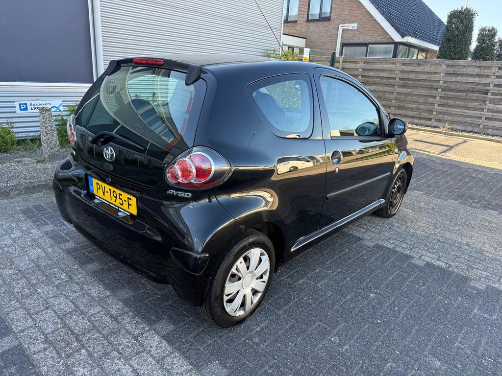 Toyota Aygo 1.0 VVT-i Access 3-deurs Bj:2012, Voorwielaandrijving, Euro 5, Gebruikt, 4 stoelen