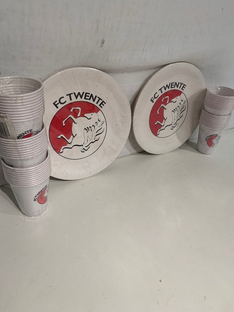 setjes borden en setjes FC Twente bekers, Niet bekend, Niet bekend, Overige typen, Ophalen of Verzenden