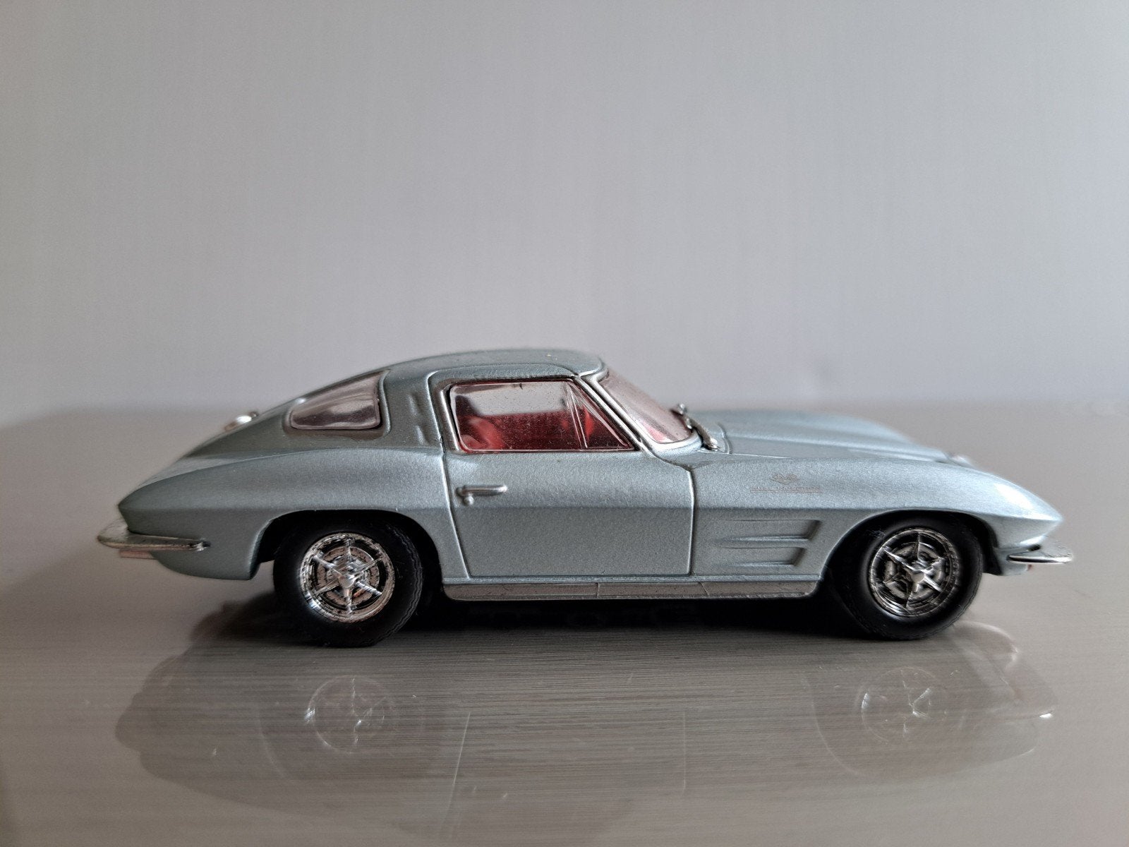 Chevrolet Corvette Stingray Split Window 1:43, nieuw, Ophalen of Verzenden, Nieuw, Auto, Overige merken