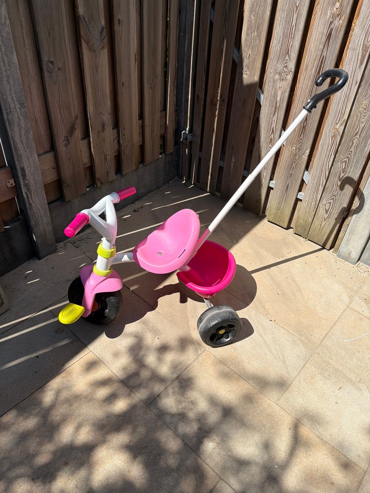 Roze driewieler met duwstang, Ophalen of Verzenden, Gebruikt, Terugtraprem, Duwstang