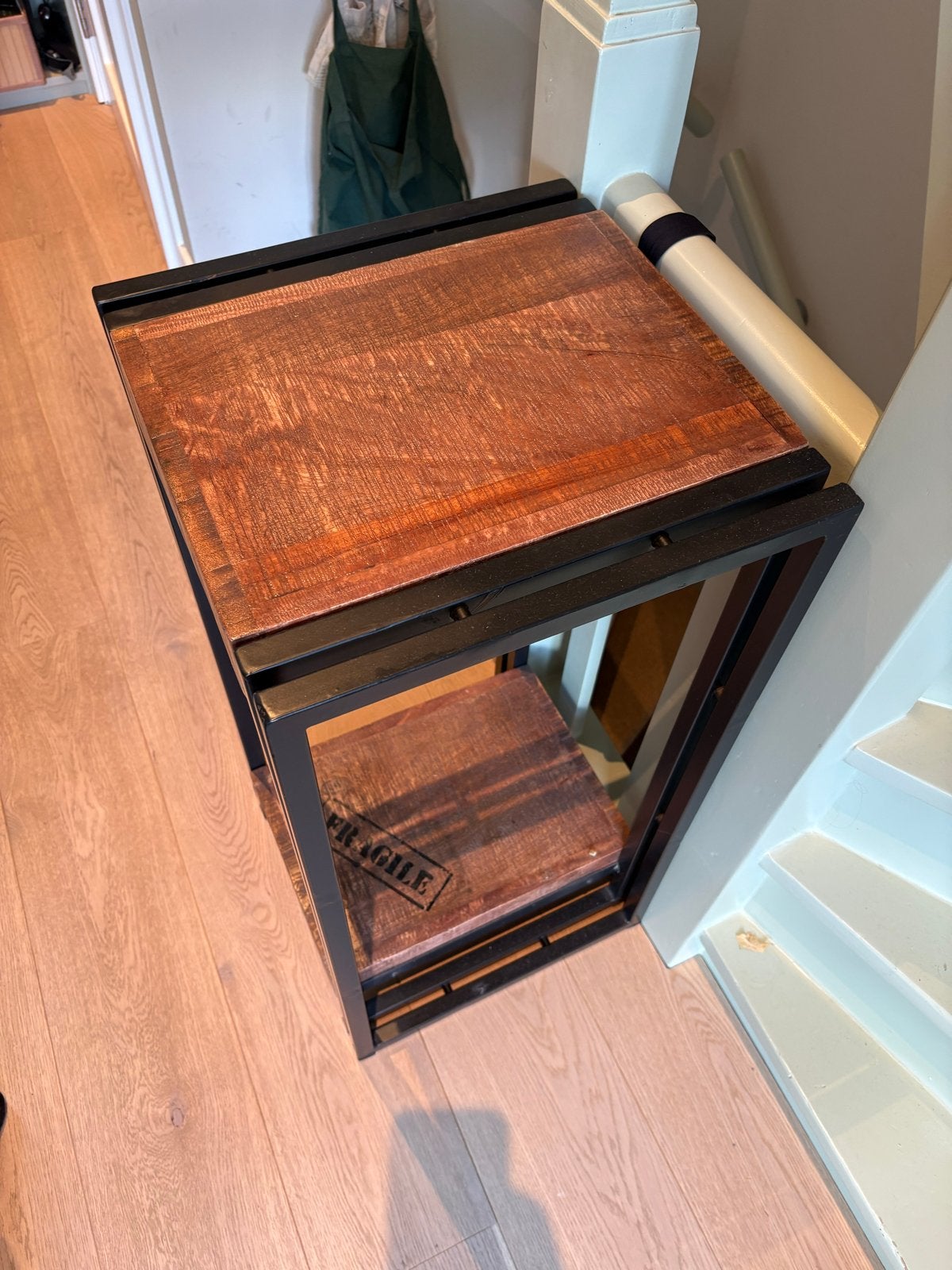 Industriële bijzettafel hout en metaal 75x38x38cm, Huis en Inrichting, Tafels | Bijzettafels, Ophalen, Gebruikt, 75 cm of meer