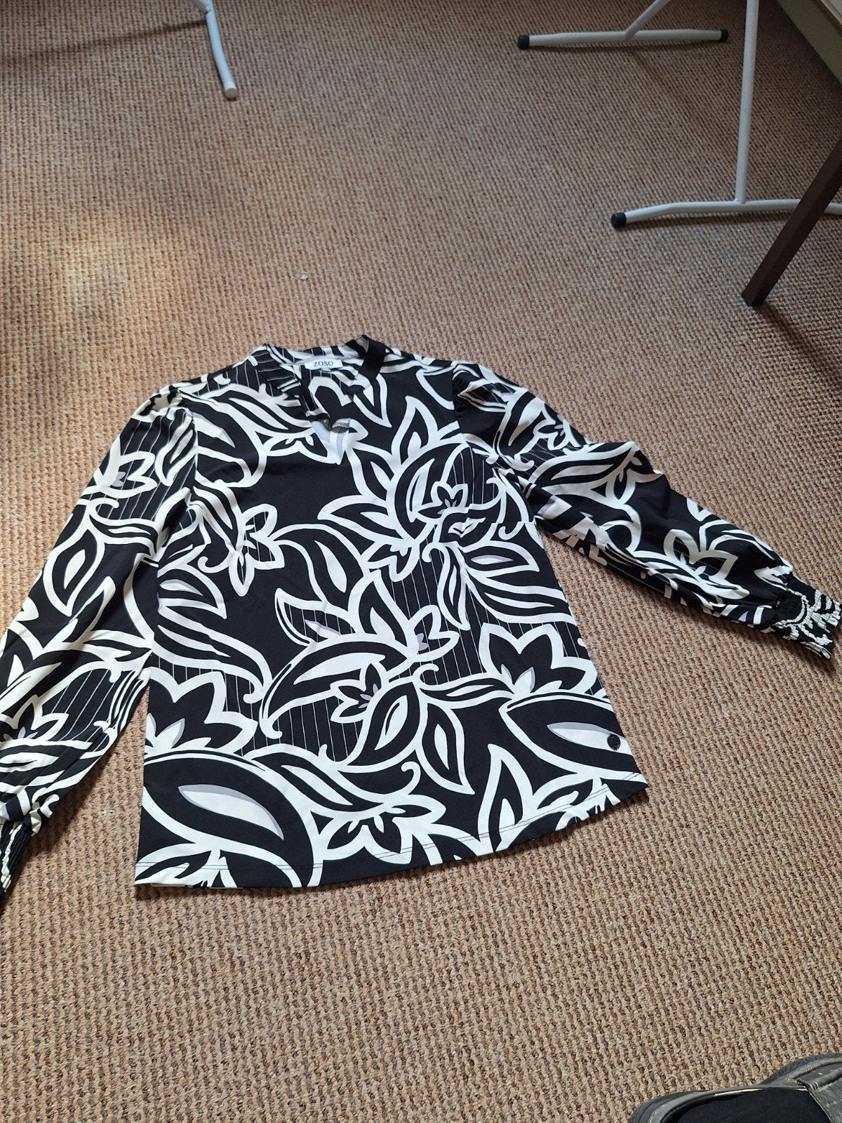 Zoso blouse maat S - Zwart/Wit met bloemenprint, Zwart, Ophalen of Verzenden, Maat 36 (S), Gedragen