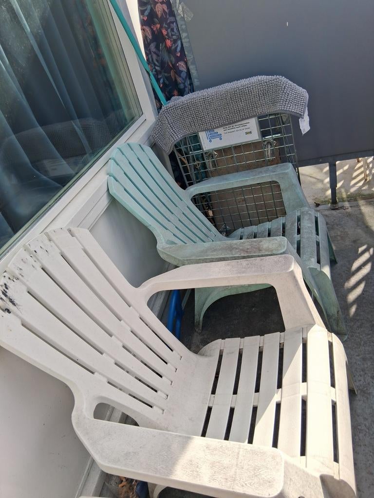 2 Sturdy Balcony Chairs  - Free, Ophalen of Verzenden, Hout