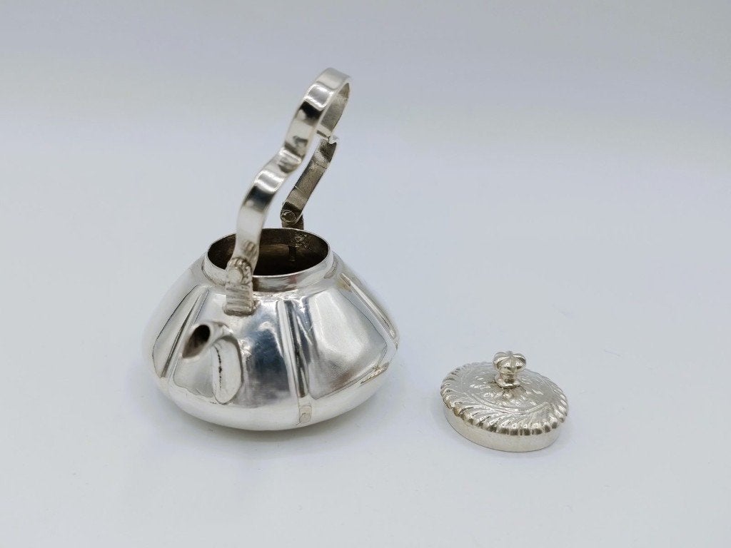 Zilveren miniatuur waterketel,  P. van Somerwil I, Antiek en Kunst, Verzenden, Zilver