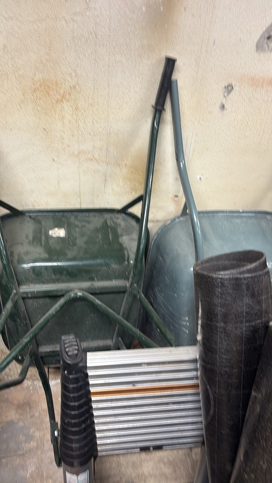 Gebruikte kruiwagens - set van 2, Tuin en Terras, Ophalen, Onbekend, Handmatig, Gebruikt