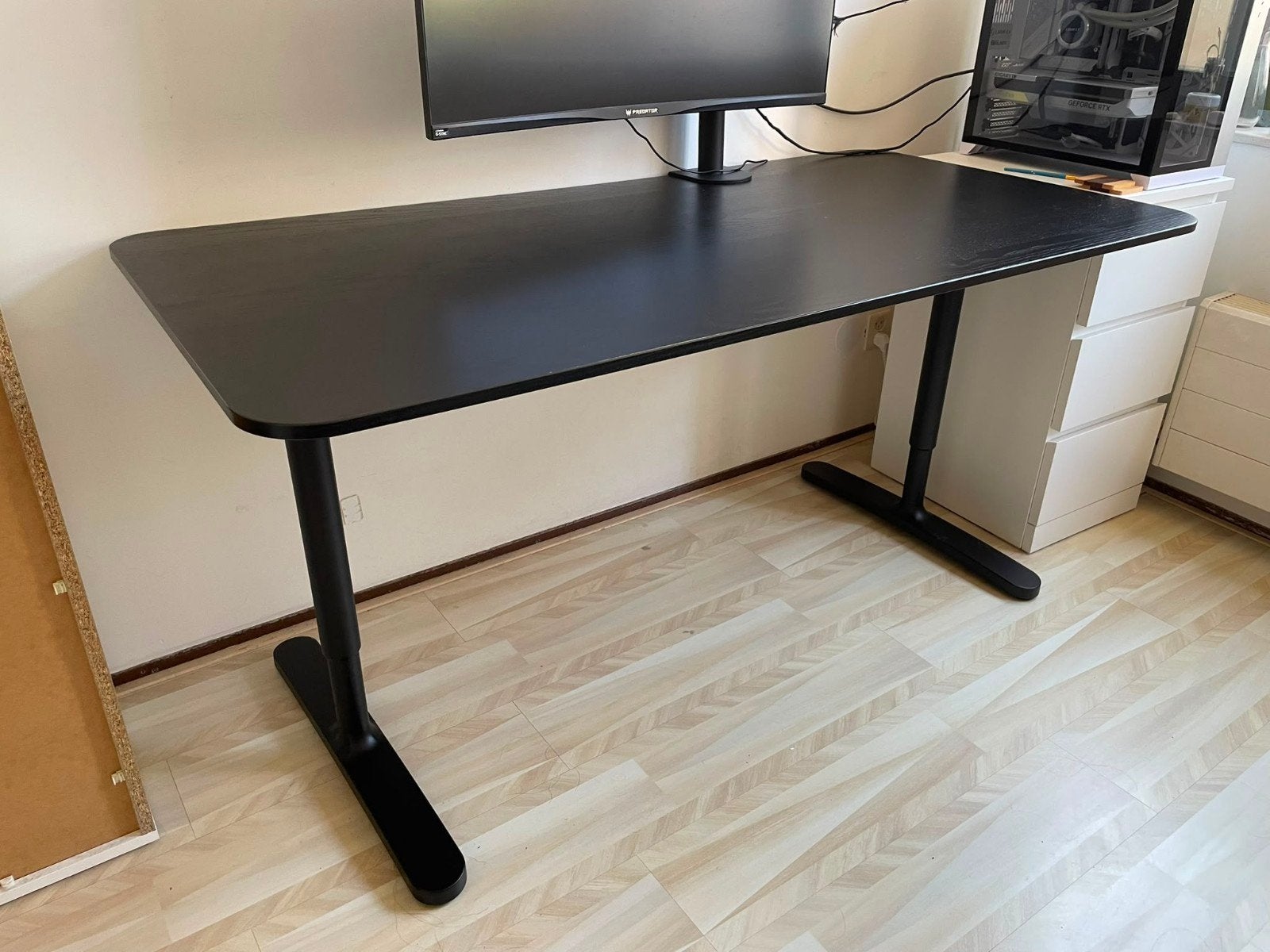 IKEA Bekant bureau - Zwart 160x80, in hoogte verstelbaar, Ophalen, In hoogte verstelbaar