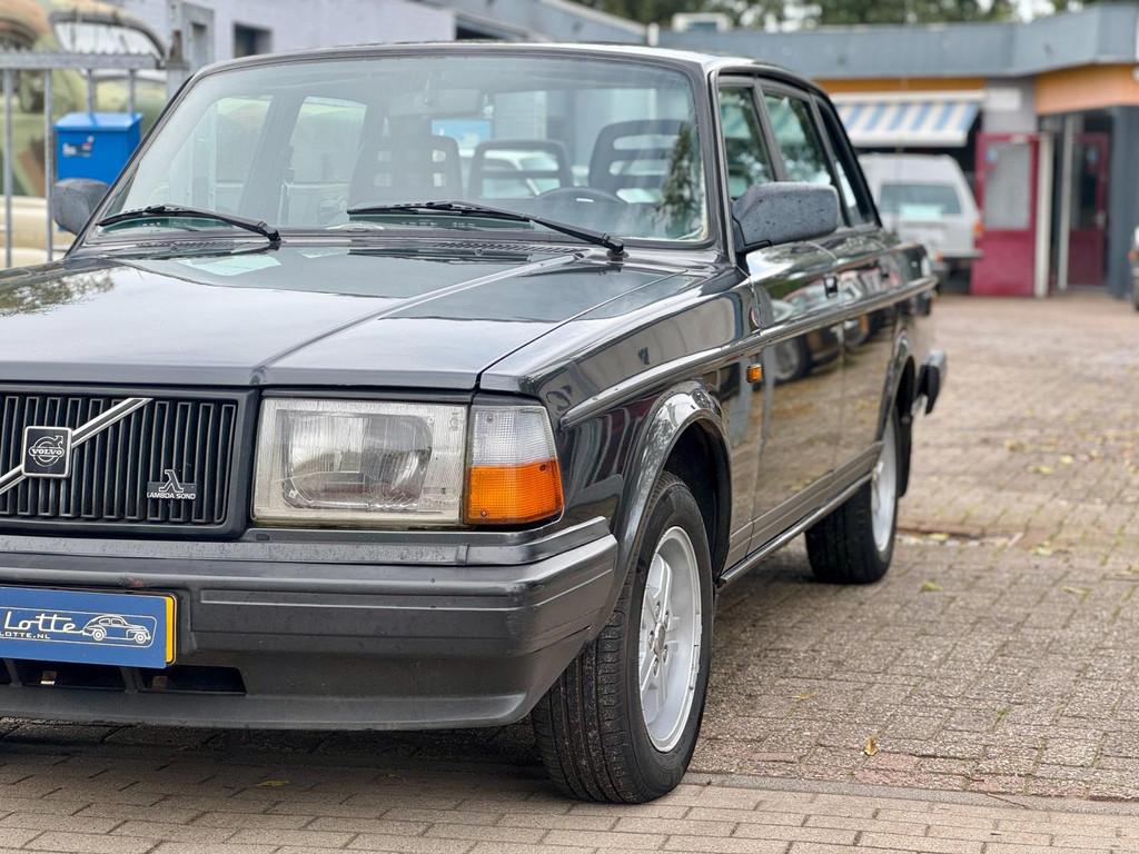 Volvo 240 2.3 DL Turbo velgen, trekhaak, handbak nette staat, Auto's, Gebruikt, 4 cilinders, 4 stoelen, Origineel Nederlands