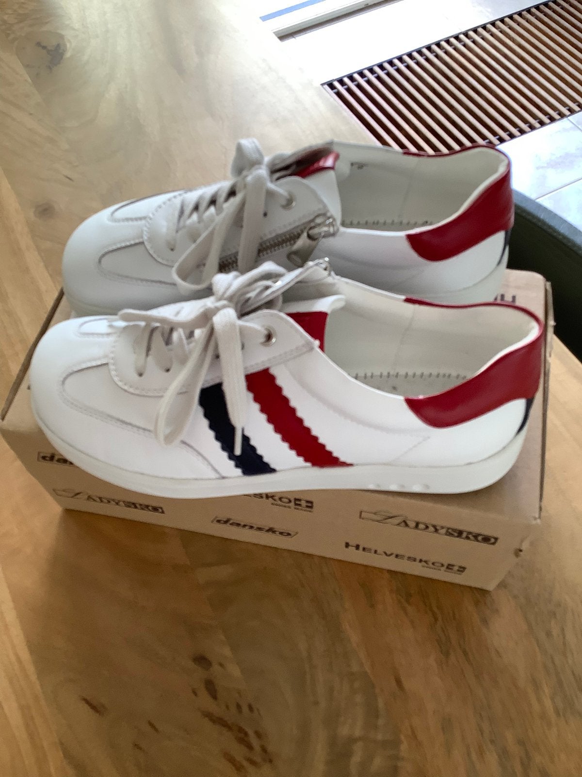 Helvesko sneaker nieuw 39, Kleding | Dames, Ophalen of Verzenden, Nieuw, Sneakers of Gympen