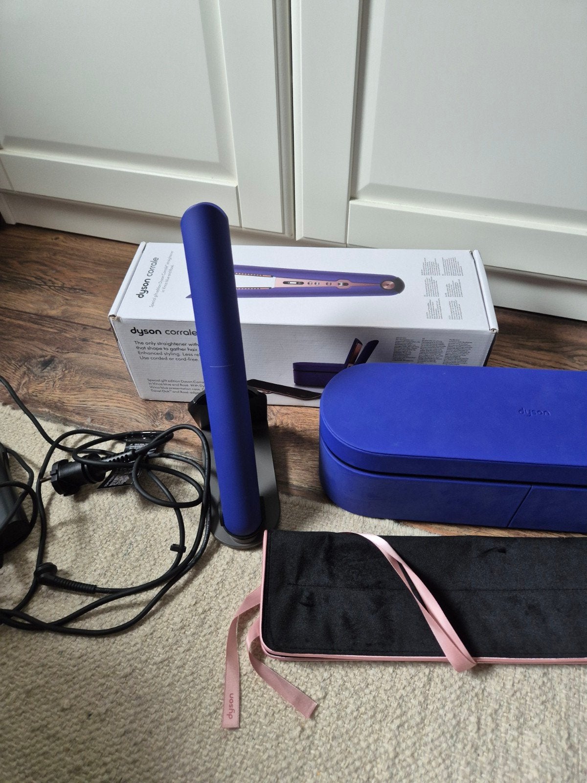 Dyson Corrale stijltang in Vinca blauw en Rosé, Ophalen of Verzenden, Zo goed als nieuw, Haarverzorging