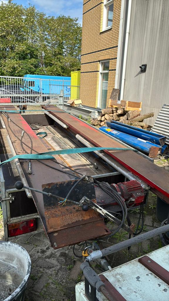 Koni 4 koloms hefbrug brug, Ophalen