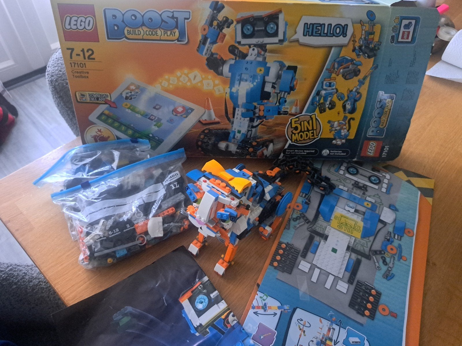 LEGO Boost Creative Toolbox 17101 - Interactieve Robot, Ophalen of Verzenden, Zo goed als nieuw, Overige merken