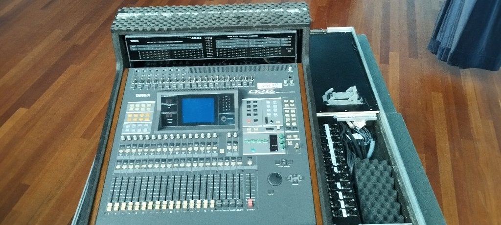geluidstafel (digital recording console), Muziek en Instrumenten, Mengpanelen, Ophalen, Gebruikt, 20 kanalen of meer, Microfooningang