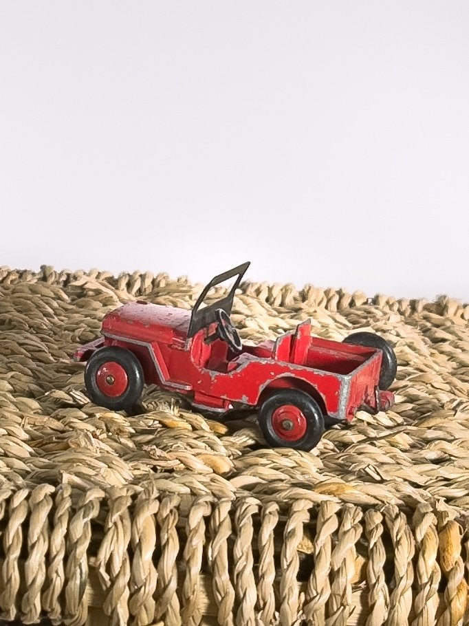 Vintage Dinky Toys Jeep - Rode Klassieke Speelgoedauto, Ophalen of Verzenden, Gebruikt, Auto, Dinky Toys
