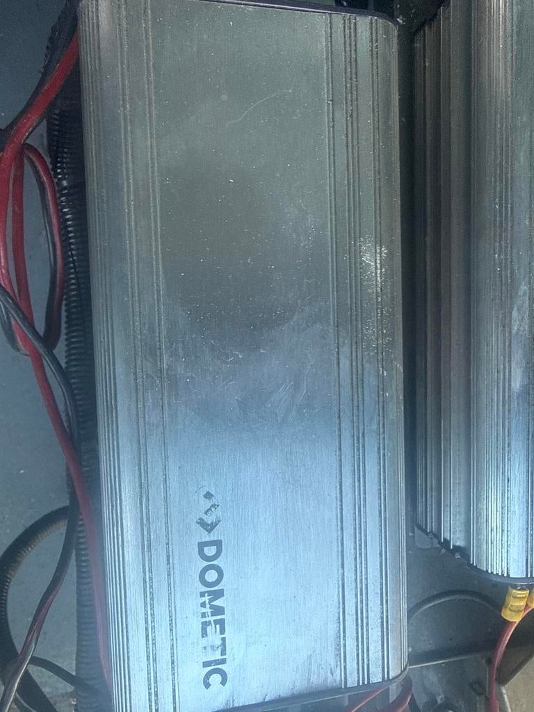 Dometic PerfectCharge DC40, Caravans en Kamperen, Caravan accessoires, Ophalen of Verzenden, Gebruikt
