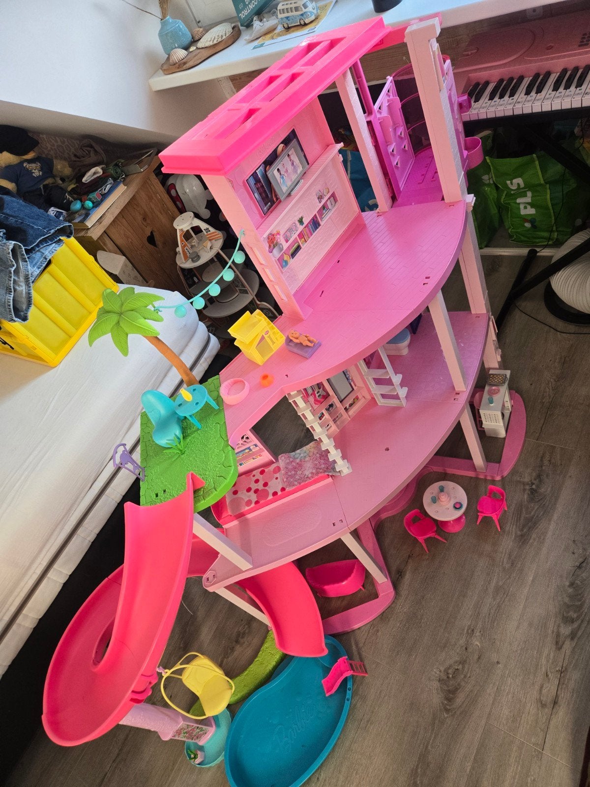 Super gaaf Barbiehuis met zwembad en glijbaan, Ophalen, Gebruikt, Barbie