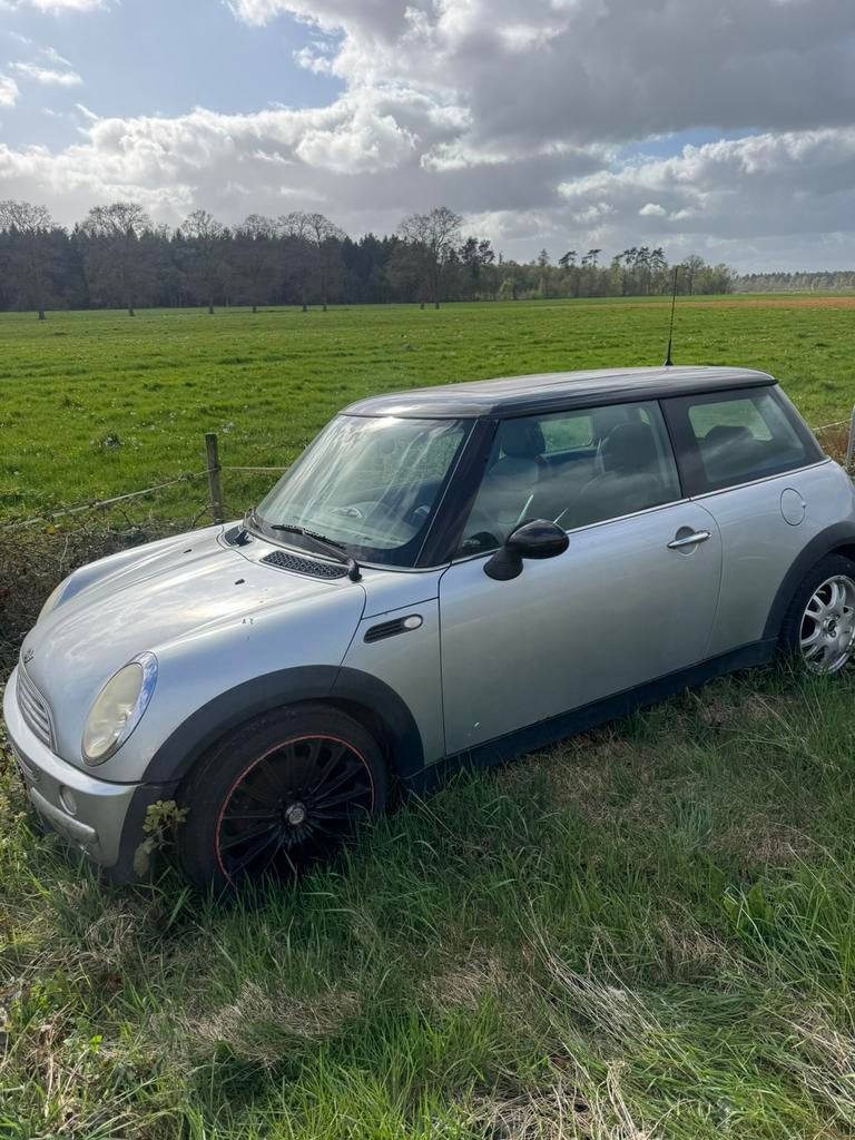 Mini 1.6 16V Cooper 2003 Grijs, Auto's, Mini, Voorwielaandrijving, 15 km/l, 4 cilinders, 4 stoelen