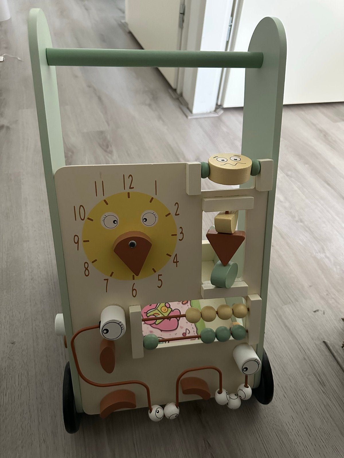 Gratis Houten loopwagen met activiteitenbord, Ophalen, Zo goed als nieuw, Overige typen