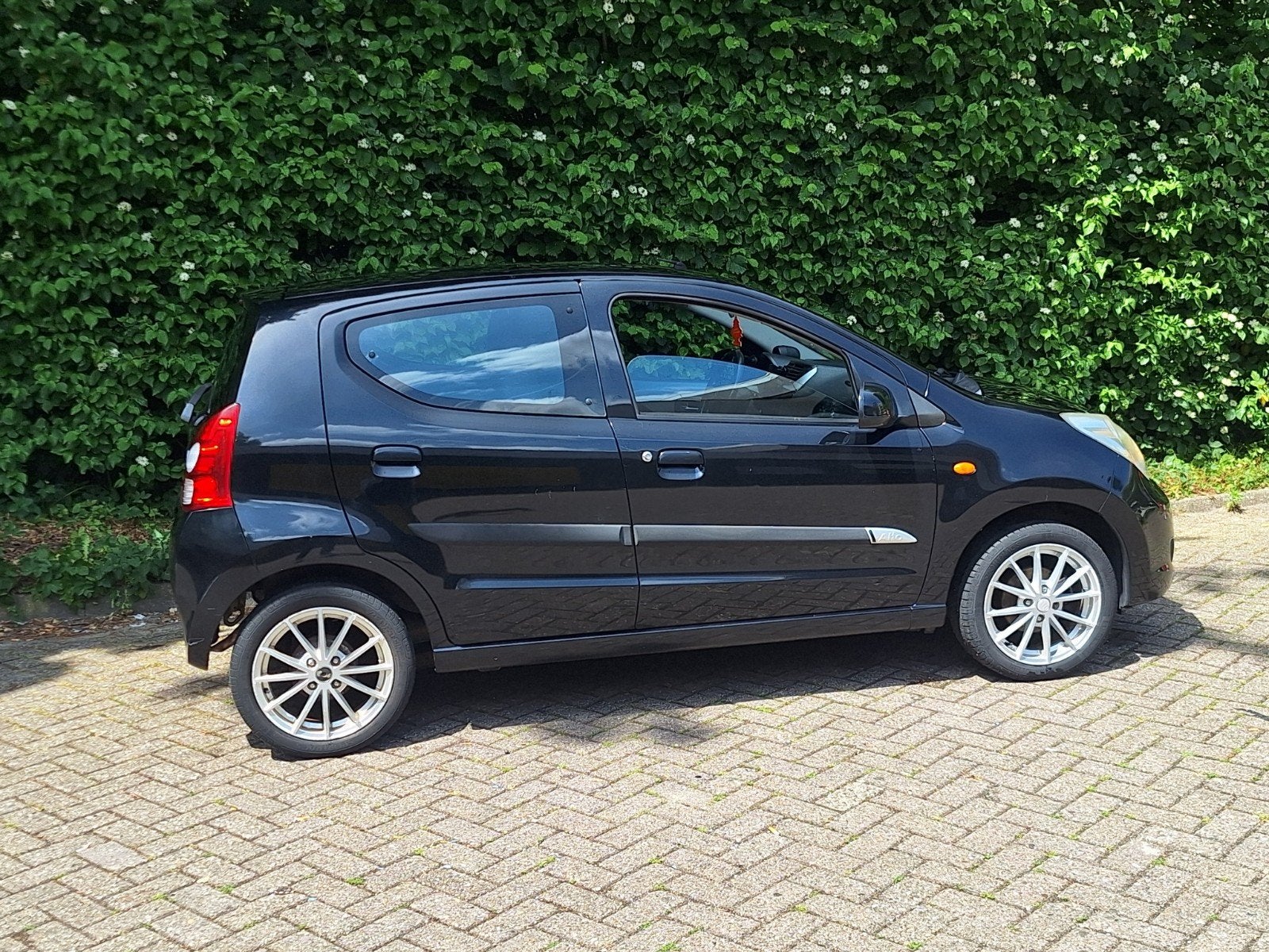 Suzuki Alto 1.0 2010 Zwart, Auto's, Voorwielaandrijving, 200 kg, 4 stoelen, Origineel Nederlands