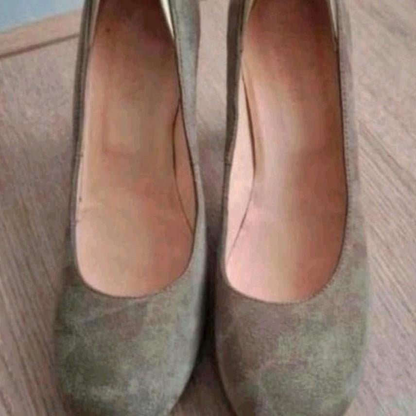 Hogan suède pumps beige/taupe – maat 37,5 – elegante hak, Kleding | Dames, Schoenen, Pumps, Beige, Ophalen of Verzenden, Hogan