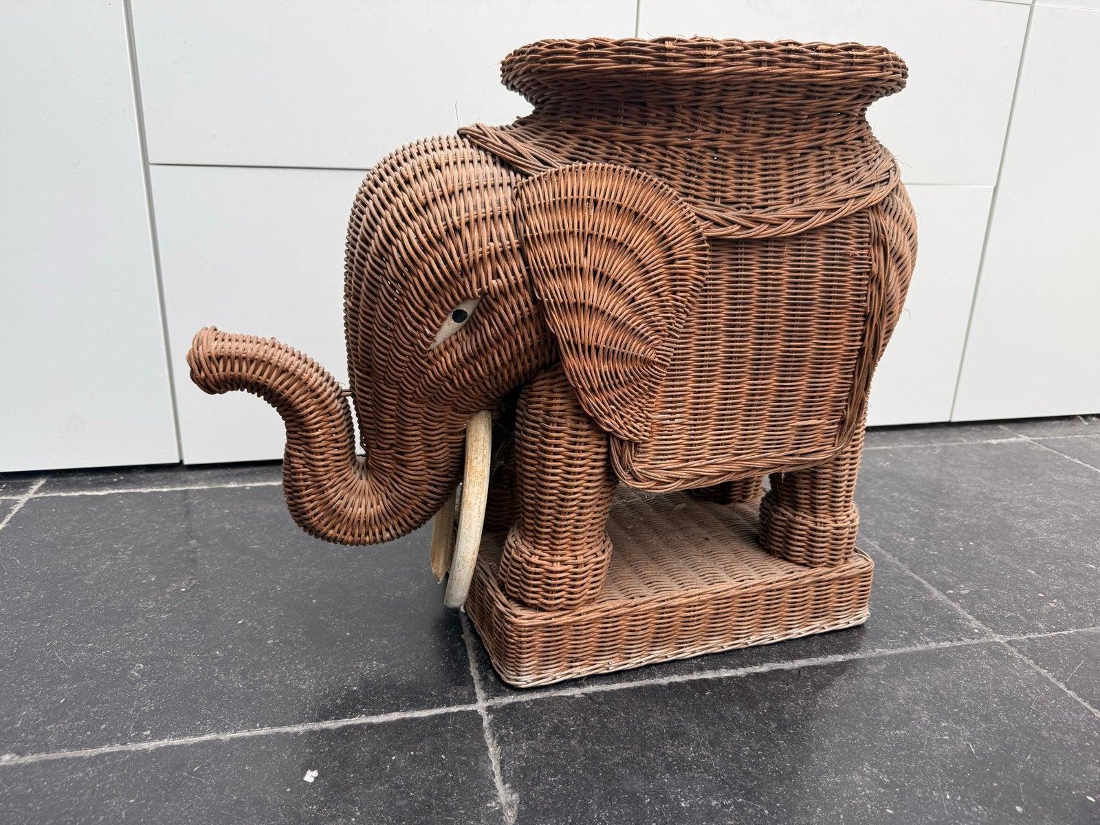 Antieke vintage rotan olifant bijzettafel / plantenstandaard, Huis en Inrichting, Woonaccessoires | Overige, Vintage, Gebruikt
