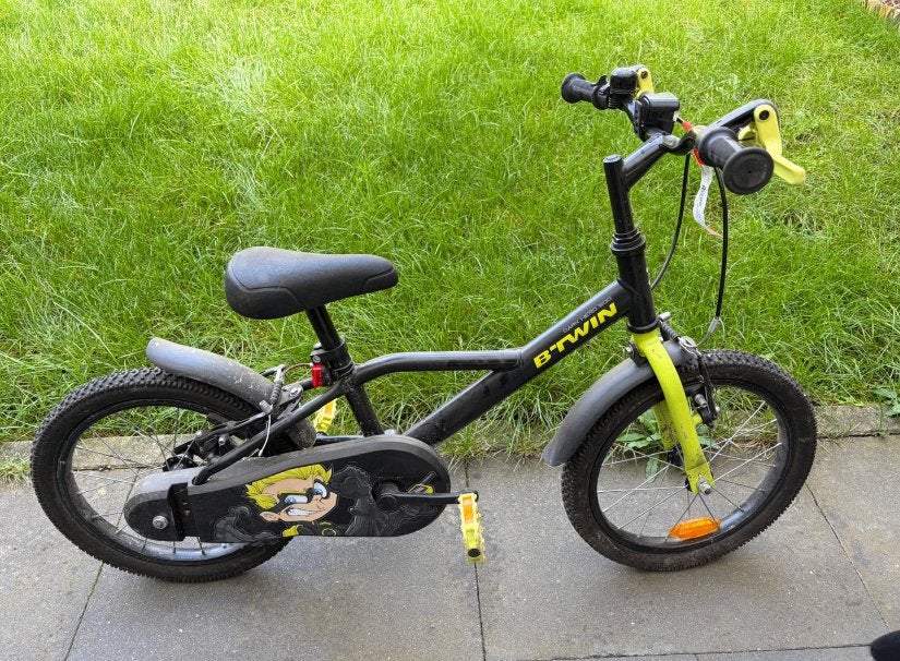 Decathlon BTWIN kinderfiets 16 inch Dark Hero, Ophalen, Gebruikt, 16 tot 20 inch, Btwin Decathlon