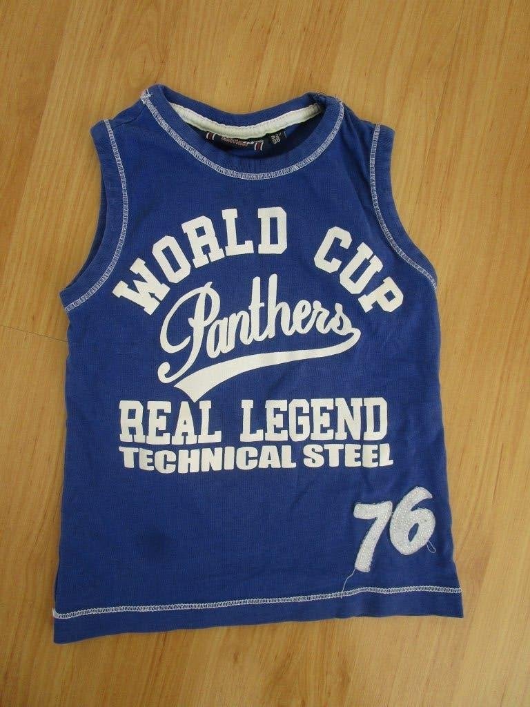 Akmo - stoer mouwloos zomer shirt maat 92/98, Ophalen of Verzenden, Zo goed als nieuw, Akmo, Shirt of Longsleeve
