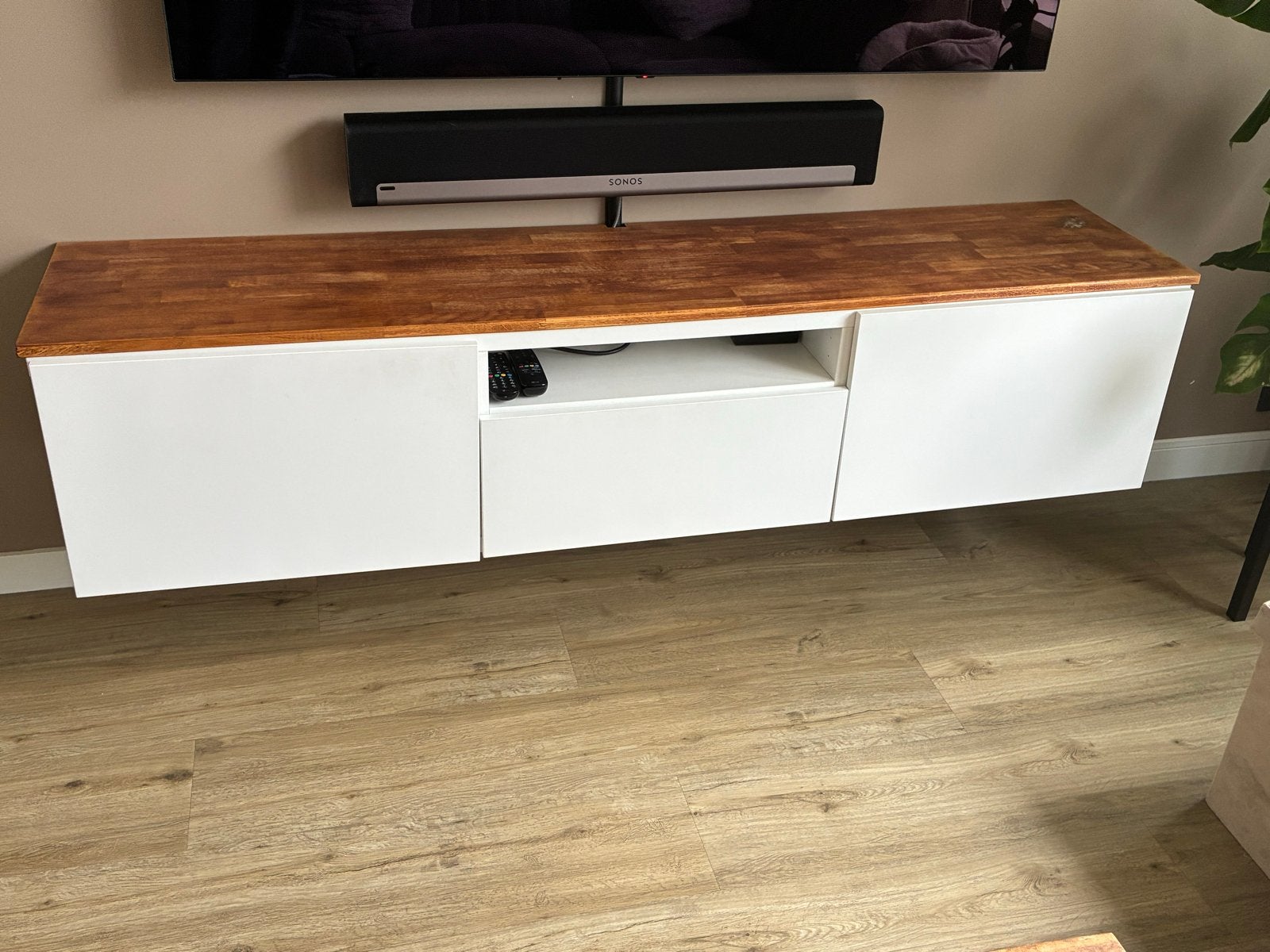 IKEA Besta tv meubel met houten blad, 150 tot 200 cm, Ophalen of Verzenden, Zo goed als nieuw, Minder dan 100 cm