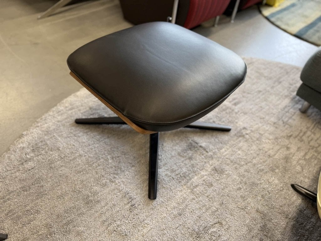 Nieuw Leolux Cream Voetenbank zwart leer design poef