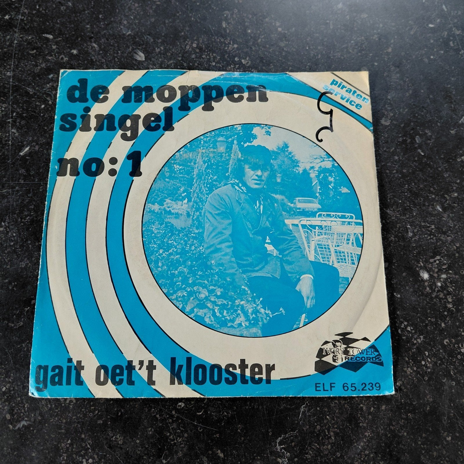 De Moppen Singel No:1- Gait Oet't Klooster (Piraten Service), Gebruikt, 7 inch, Ophalen of Verzenden, EP