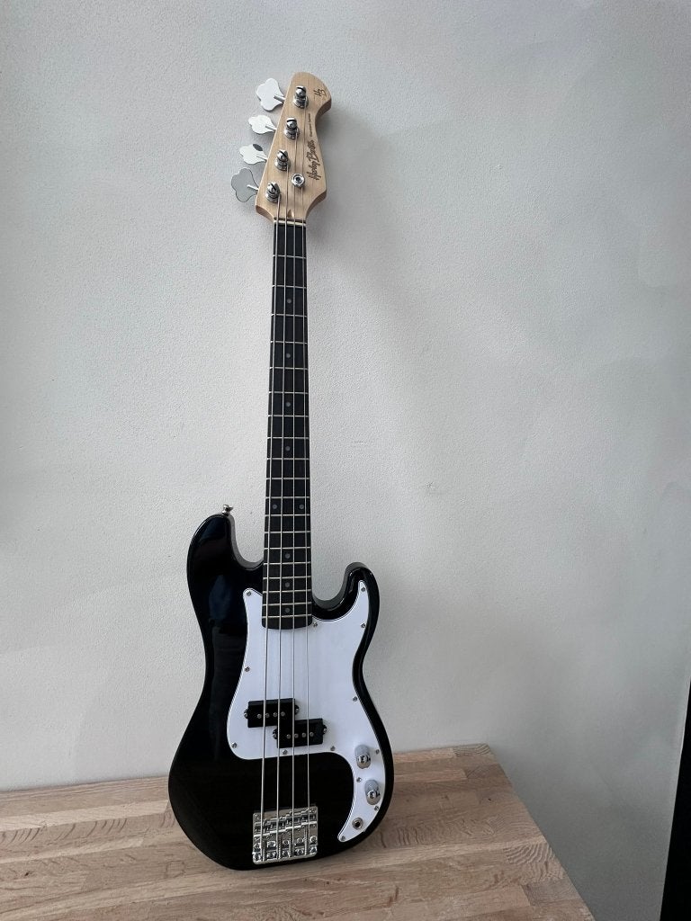 Harley Benton Basgitaar, Muziek en Instrumenten, Snaarinstrumenten | Gitaren | Bas, Zo goed als nieuw, Elektrisch, Ophalen