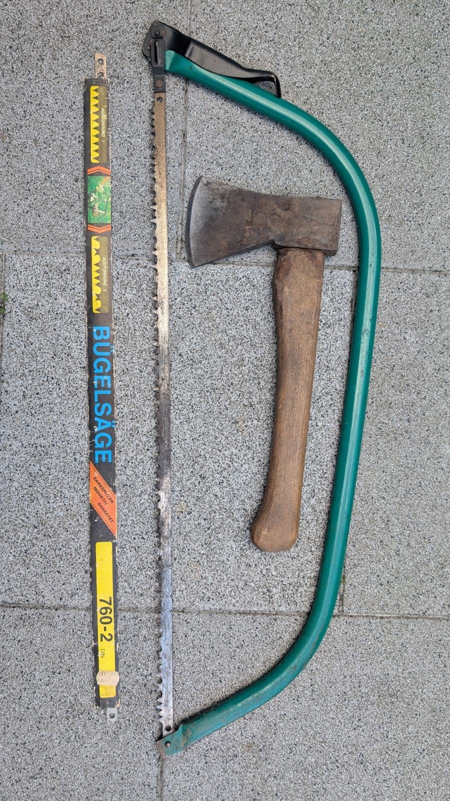 Grote handzaag en bijl, Ophalen, Gebruikt