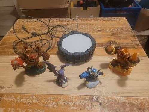 Skylanders Trap Team Figuren + Portal, Spelcomputers en Games, Games | Nintendo Wii, Avontuur en Actie, Gebruikt, 2 spelers, Ophalen of Verzenden