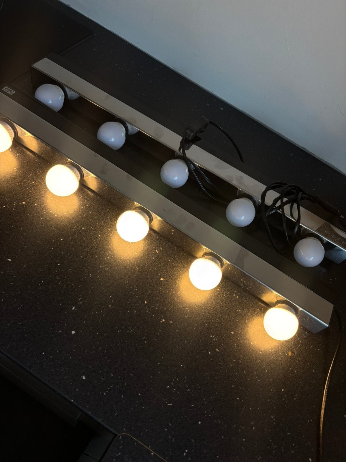Set van 2 IKEA MUSIK wandlampen inclusief lampen, Ophalen of Verzenden, Zo goed als nieuw
