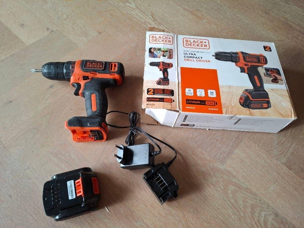 Drill driver Black&Decker, Variabele snelheid, Zo goed als nieuw, 400 tot 600 watt, Ophalen