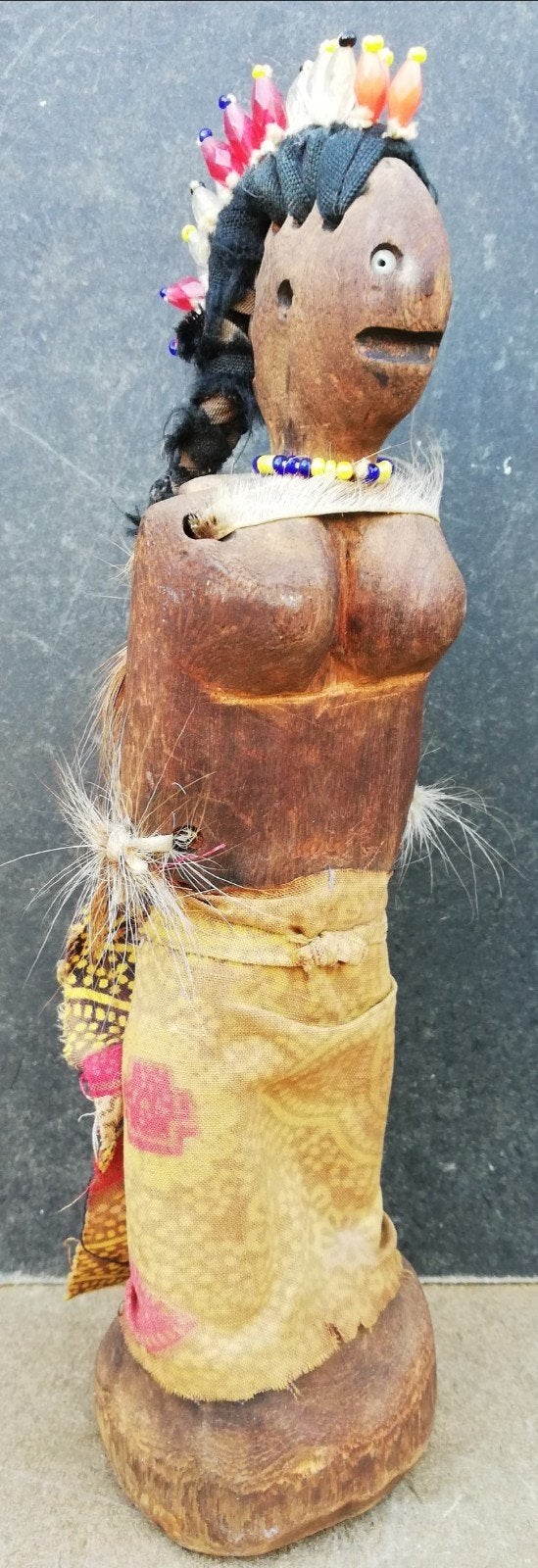 NAMJI DOLL. Kameroen. Houtsnijwerk. 25 cm., Ophalen