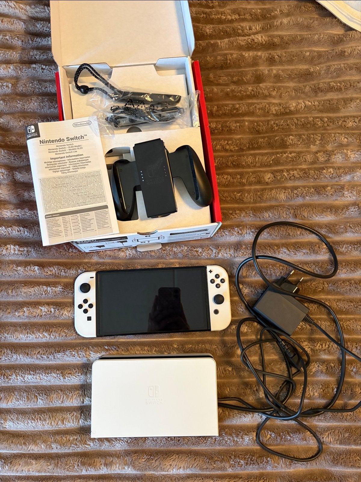 Nintendo Switch OLED inclusief accessoires en doos