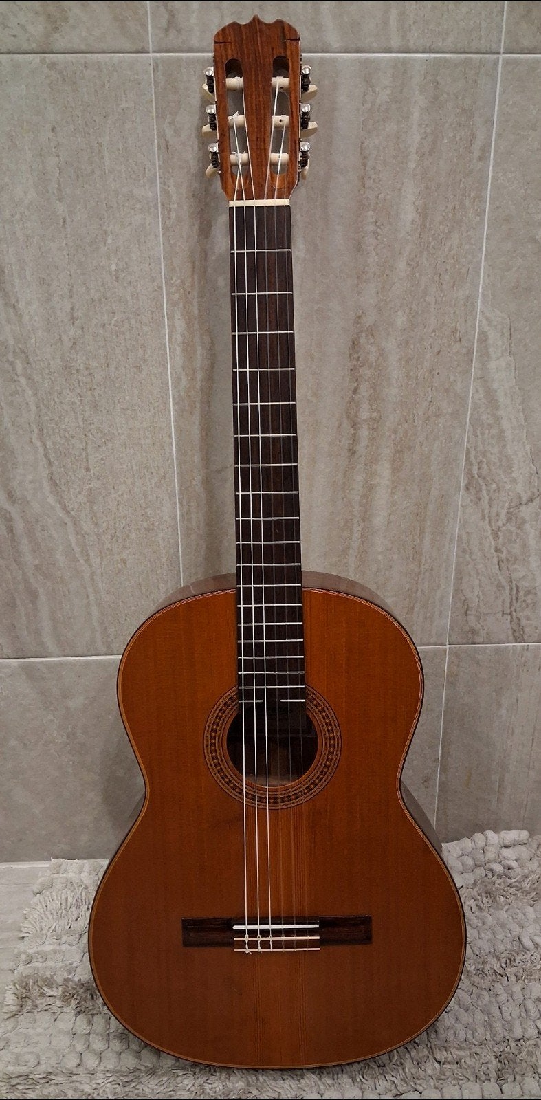 Foto 4 van Vintage Japanse Avora A550 klassieke gitaar 1970 topstaat.