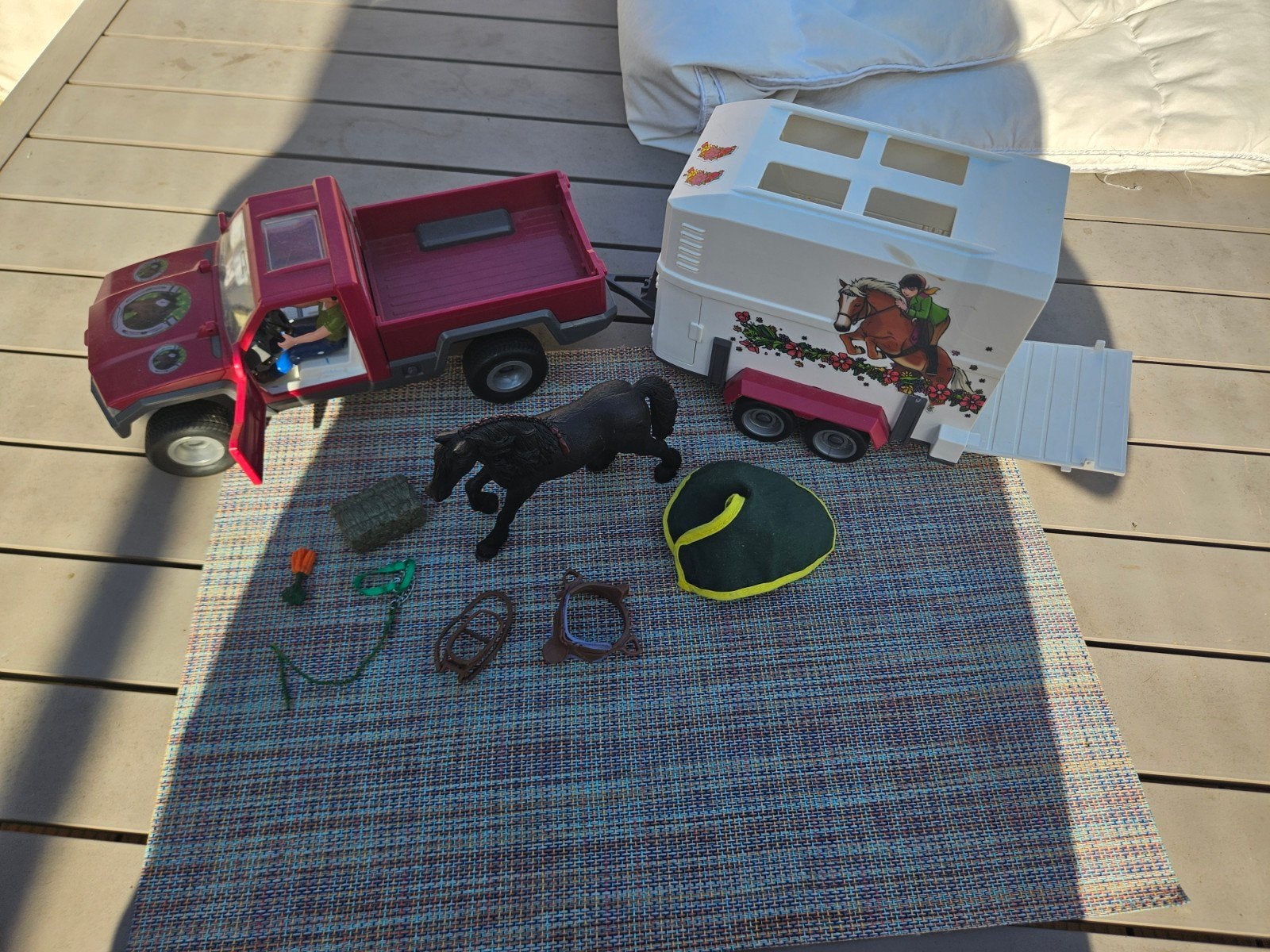 Schleich 42326 Pick-up met paardentrailer en accessoires, Ophalen of Verzenden, Gebruikt, Jongen of Meisje