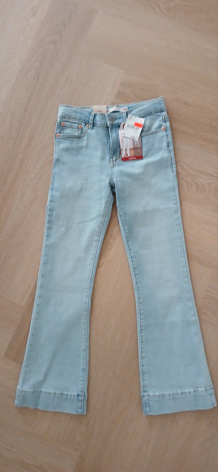 Nieuwe Levi's 726 Flare jeans voor meisjes - Maat 140

Nieuw, Kinderen en Baby's, Kinderkleding | Maat 140, Broek, Meisje, Nieuw