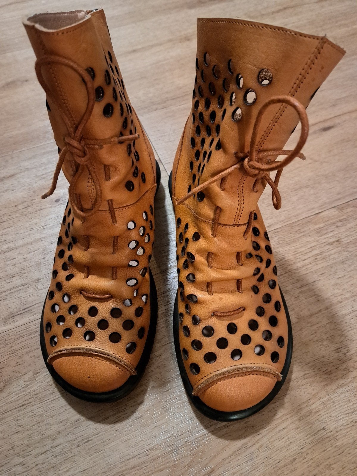 laLaura Vita laarsjes te koop! Zo goed als nieuw!!, Kleding | Dames, Geel, Lage of Enkellaarzen, Ophalen of Verzenden, Zo goed als nieuw