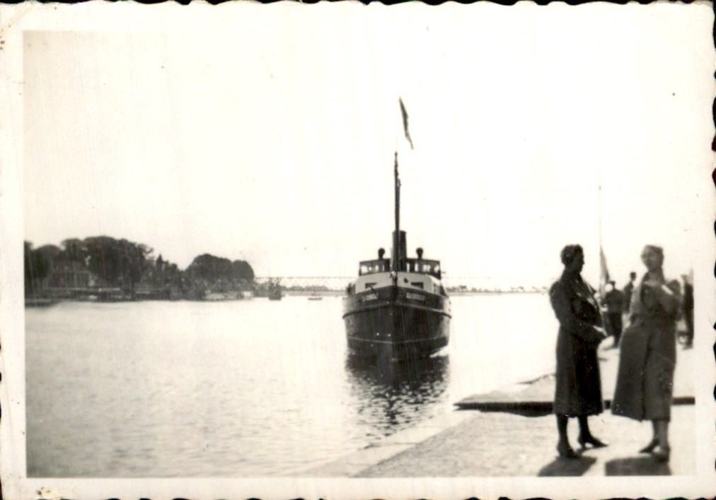 Stoomboot - Aankomst bij kade, Ophalen of Verzenden, 1920 tot 1940, Gelopen, Noord-Brabant