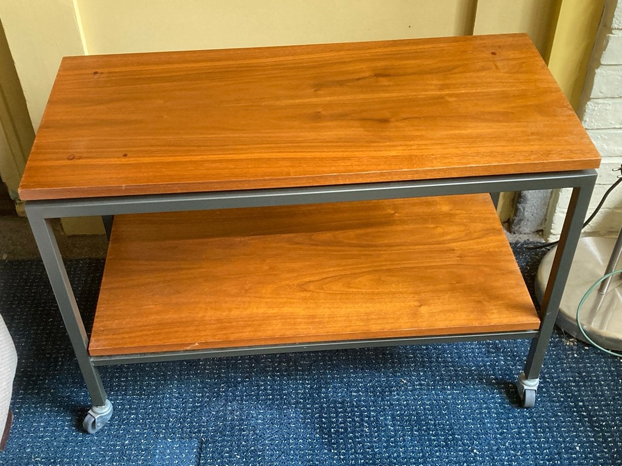 Bijzet tafeltje op wieltjes., Ophalen, Zo goed als nieuw, 70 tot 120 cm