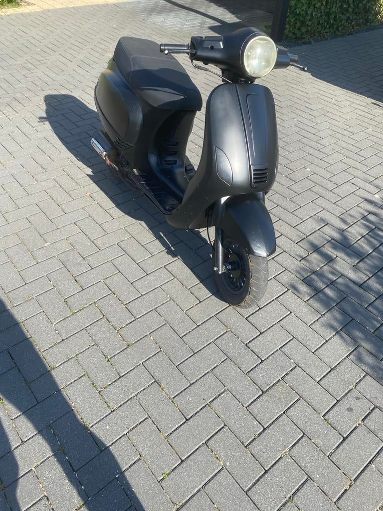 AGM Scooter, Ophalen of Verzenden, Gebruikt, Maximaal 45 km/u, Benzine